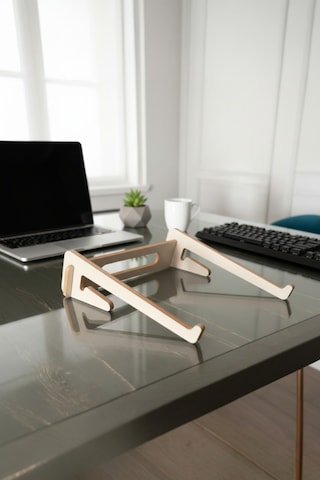 Ergonomik Ahşap Laptop Standı Laptop Yükseltici Dekoratif Ve Tüm Modellerle Uyumlu