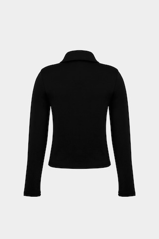 Açelyaokcu Premium Polo Yaka Vatka Detaylı Pamuklu Fit Tişört Siyah