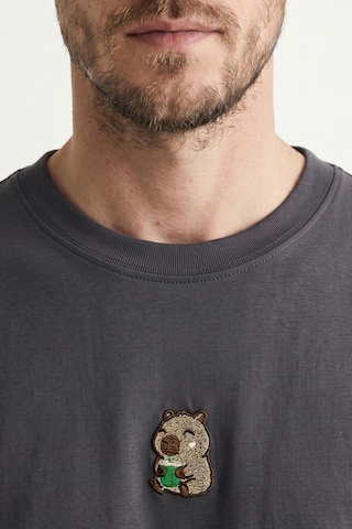 Elemge %100 Pamuk Compact Penye Süprem Kapipara Nakışlı Trend Fit Erkek Tok Kumaş T-shirt Rahat Kesim Antrasit