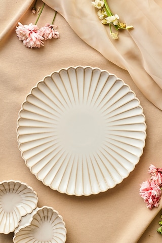 Karaca Daisy Servis Tabağı 27,5 Cm Krem