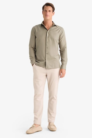 DeFacto Slim Fit Dar Kesim Polo Yaka Kolay Ütülenen Oxford Basic Düz Uzun Kollu Gömlek R4340AZ25SPKH465