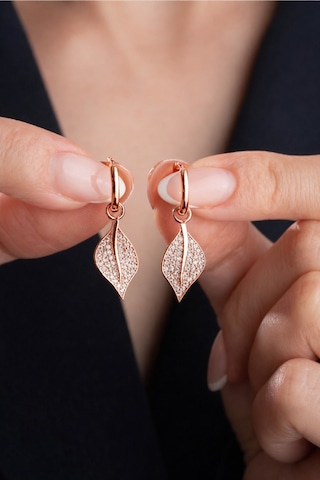 Çekirdekjewelry Işıklı Hediye Kutulu 925 Ayar Gümüş Yaprak Tasarım Küpe Pembe