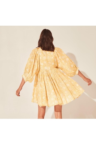 Yaz Kadın Elbisesi Moda Büyük Metre Gevşek Askılı Kişiselleştirilmiş Edebi Retro Avrupa Ve Amerikan Tarzı Baskılı Elbiseler Sarı