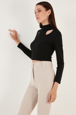 Lela Esnek Slim Fit Cut Out Pencereli Dik Yaka Crop Bayan Bluz 5865348 Siyah
