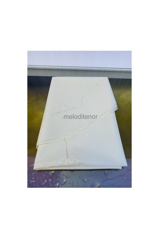 İşleme Dantel Görünümlü Dökümlü Kaymaz Yuvarlak Pvc Muşamba Masa Örtüsü 155x155 Cm Krem