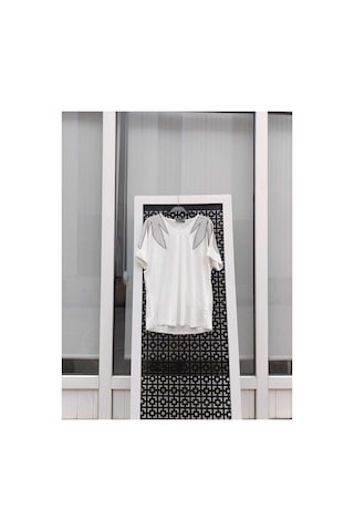 Çınar Boutique Büyük Beden Yaprak Desenli Beyaz Tişört Beyaz Beyaz