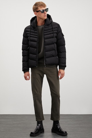 Allan Erkek Su Geçirmez Fermuarlı Kapüşonlu Kol Arma Ve Cep detaylı şişme Siyah Mont