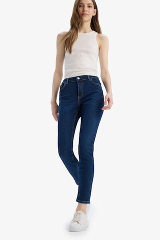 DeFacto Rebeca Skinny Fit Yüksek Bel Düz Paça Uzun Jean Taş Yıkama Pantolon D8178AX25SPNM34