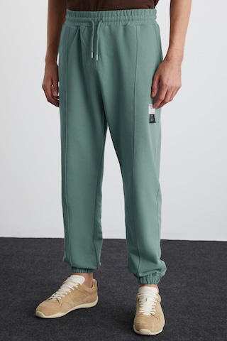 Grimelange ROWAN Erkek Organik Pamuklu Relaxed Fit İçi Polarlı Süs etiketli Jogger Yeşil Eşofman Altı