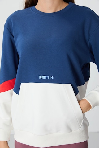 Tommy Life Parlament Kompakt Pamuklu Kalın Pürüzsüz Dokulu O Yaka Oversize Fit Kadın Sweatshirt - 97289 Parlament Mavisi
