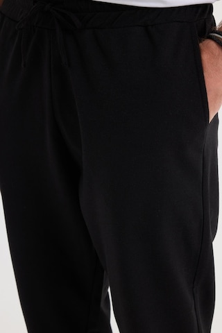Tudors Erkek Regular Fit Klasik Kesim Beli Bağcıklı Jogger Cepli Lastikli Paça Siyah Eşofman Altı-40063 Siyah