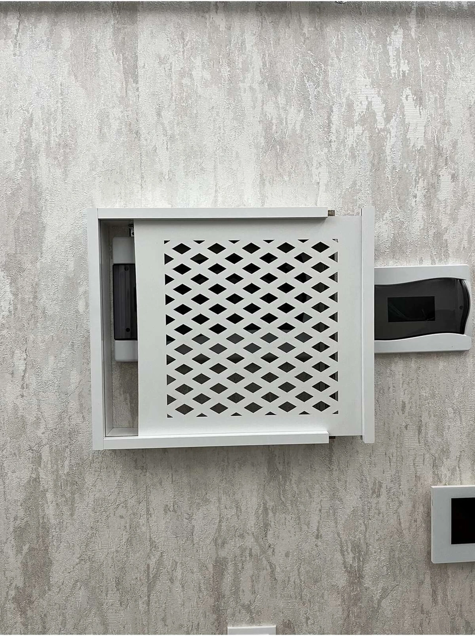 Sürgülü Elektrik Pano Düzenleyici Duvar Düzenleyici Ahşap Dekoratif Beyaz Kutu Baklava 38 X 40