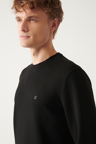 Avva Erkek Siyah Sweatshirt Bisiklet Yaka Esnek Yumuşak Doku İnterlok Kumaş Standart Fit Normal Kesim B001100 Siyah
