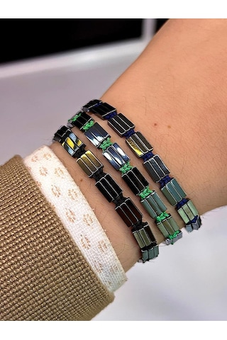 Nursaat 3'lü Siyah-Yeşil-Lacivert Düz Hematit Taş İpli Makrome Örgülü Kombin Taş Bileklik Çok Renkli