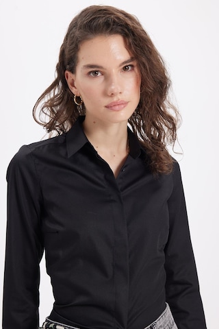 Tudors Kadın Slim Fit Non-ıron Pamuklu Vücuda Oturan Ütü Gerektirmez Pensli Siyah Gömlek-42045 Siyah