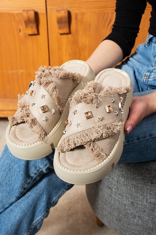 Dabab Shoes Kadın Bej Süet Taş Detaylı Kalın Rahat Taban Terlik