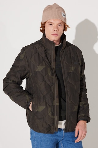 Lee Regular Fit Normal Kesim Dik Yaka Haki Kapitone Ceket L232140310 Koyu Yeşil