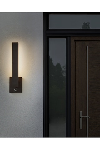 Siyah Led Dış Mekan Duvar Apliği, Hareket Sensörlü, Modern Ve Ip44 Korumalı