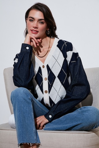 Lela Desenli Regular Fit Düğmeli V Yaka Crop Bayan Hırka 4615553 Lacivert-Ekru