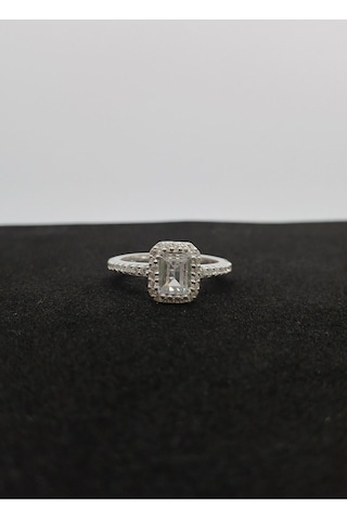 925 Ayar Gümüş Baget Taşlı Kadın Yüzük - Şık Ve Zarif Tasarım" Gümüş