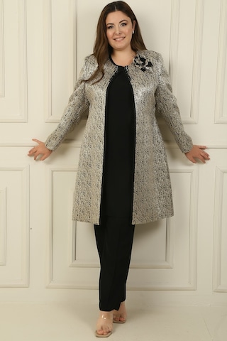 Kolsuz Yanları Yırtmaçlı Bluz Boncuk Detaylı Astarlı Uzun Jakarlı Ceket Pantolon Büyük Beden 3'lü Takım Siyah