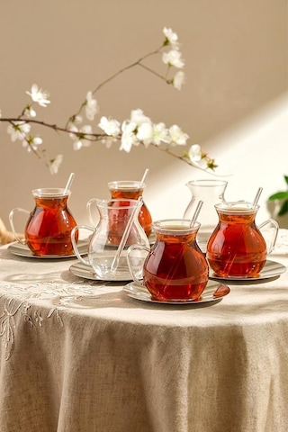 18 Parça 6 Kişilik Keyf-i Ala Metal Altlıklı Cam Kaşıklı Çay Bardağı Seti 200 Ml Çay Tabağı Isıya Dayanıklı Paşabahçe Cam Tiryaki Çay Takımı Çeyizlik Şık Çay Sunum Seti, Gold Gümüş Çok Renkli