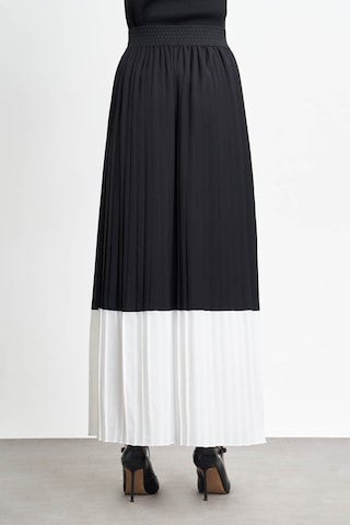 Blok Renkli Piliseli Siyah-ekru Etek 001