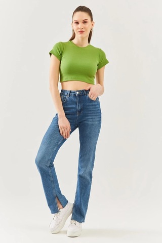 Kadın Kısa Kol Bisiklet Yaka Vücuda Oturan %100 Pamuklu Kaşkorse Esnek Crop Bluz Çimen Yeşili