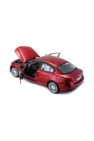 1/24 Alfa Romeo Giulia Burago Model Araç