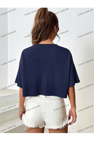 Flood Of Style Crop Ckod-232913 . Coolane Harfli Grafik Düşük Omuzlu Lacivert