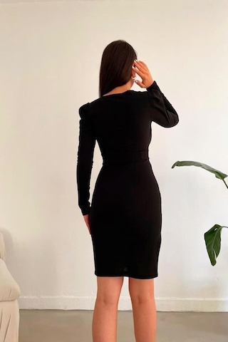 Emirela Uzun Kollu Krep Kumaş Elbise-siyah