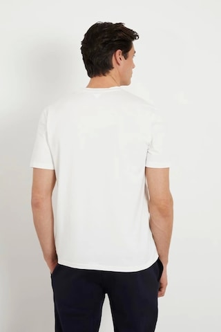 Guess Erkek Önü Logolu T-shirt Xxl