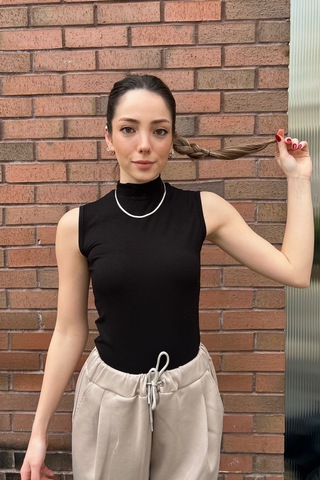 Kolsuz Dik Yaka Body