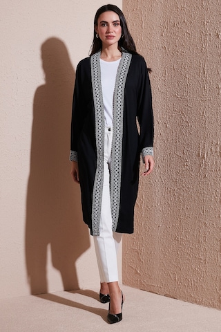 Lela Modest Regular Fit Bağlamalı Nakışlı Tesettür Uzun Kimono Bayan Hırka 5866173 Siyah