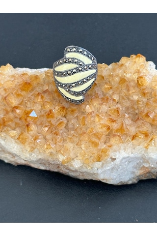 Aysesa Sedef Üzeri Markazit Taşlı Kadın Gümüş Yüzük 925 Ayar 10.29 Gram