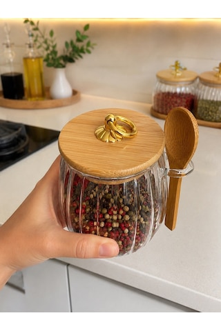 Qerhome Kaşıklı Çizgili Cam Baharat Kavanozu 800 Ml - Gold Halka Kulplu Bambu Kapaklı Saklama Kabı Dh 57-59 Şeffaf