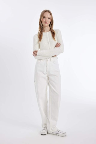 DeFacto Coool Slim Fit Dar Kesim Bisiklet Yaka Triko Hırka Z9318AZ24WNER100 Ekru