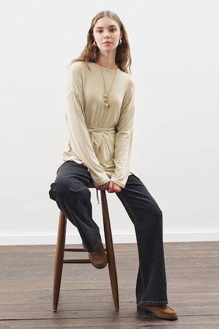 Beli Bağlama Tasarımlı Bluz Taş Taş