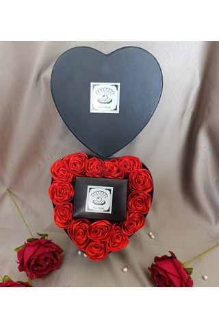 Kutuda Solmayan Güller 14 Adet Yapay Gül Kırmızı Aksesuar Hediyelik Kutulu Siyah Kutu Gül Kutusu