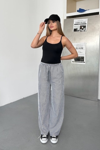 Giysa Kadın Beli Lastikli Bol Paça Çizgili Pantolon Lacivert - 26y 5004