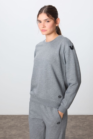 Tommy Life Gri Melanj Kompakt Pamuklu Kalın Pürüzsüz Dokulu O Yaka Oversize Fit Kadın Eşofman Takım - 95341 GRİ MELANJ