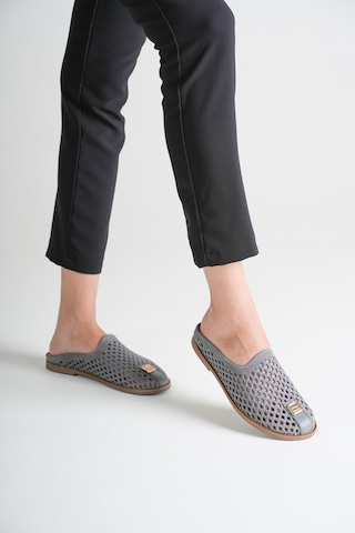 Analin Shoes Kadın Hakiki Deri Delikli Günlük Rahat Terlik Gri