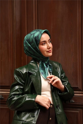Silk Home Twill İpek Eşarp Koyu Yeşil Çağla Papatya Desenli Tok Duruşlu 90x90 Çok Renkli