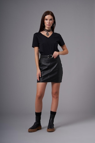 Noemi Siyah Deri Etek 222512 001