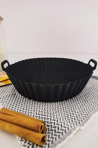 Digithome Yanmaz Yapışmaz Silikon Kulplu Airfryer Kalıbı 20 Cm Siyah Thn75823 Siyah