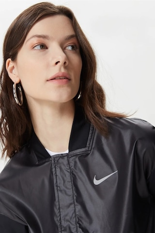 Nike Swoosh Run Jacket Kadın Koşu Ceketi Siyah