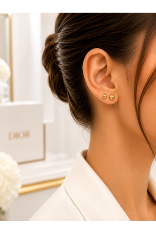 14 Ayar Altın El İşçiliği 7 Mm Top Küpe Parlak Cilalı Şık Tasarım 0,72 Gr