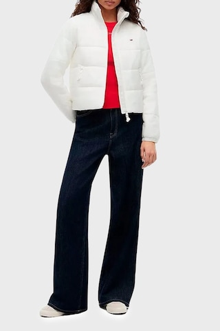 Tommy Jeans Kapitoneli Regular Fit Dik Yaka Mont Kadın Mont Dw0dw23487 Ybl Beyaz