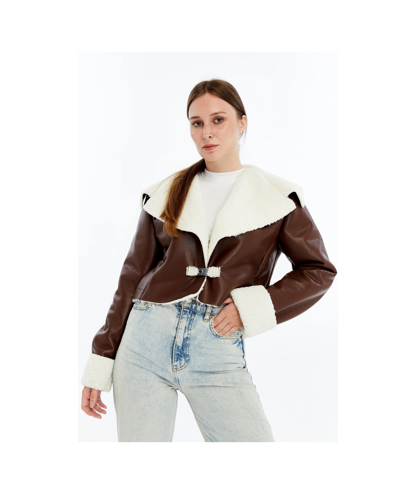 Kadın Oversize Deri Mont Kürklü Ceket Niş Kompakt Tasarım Günlük Spor Görünüm Kahverengi