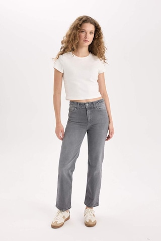 DeFacto Comfort Straight Yüksek Bel Bilek Boy Jean Yıkamalı Pantolon E3413AXNSNM36
